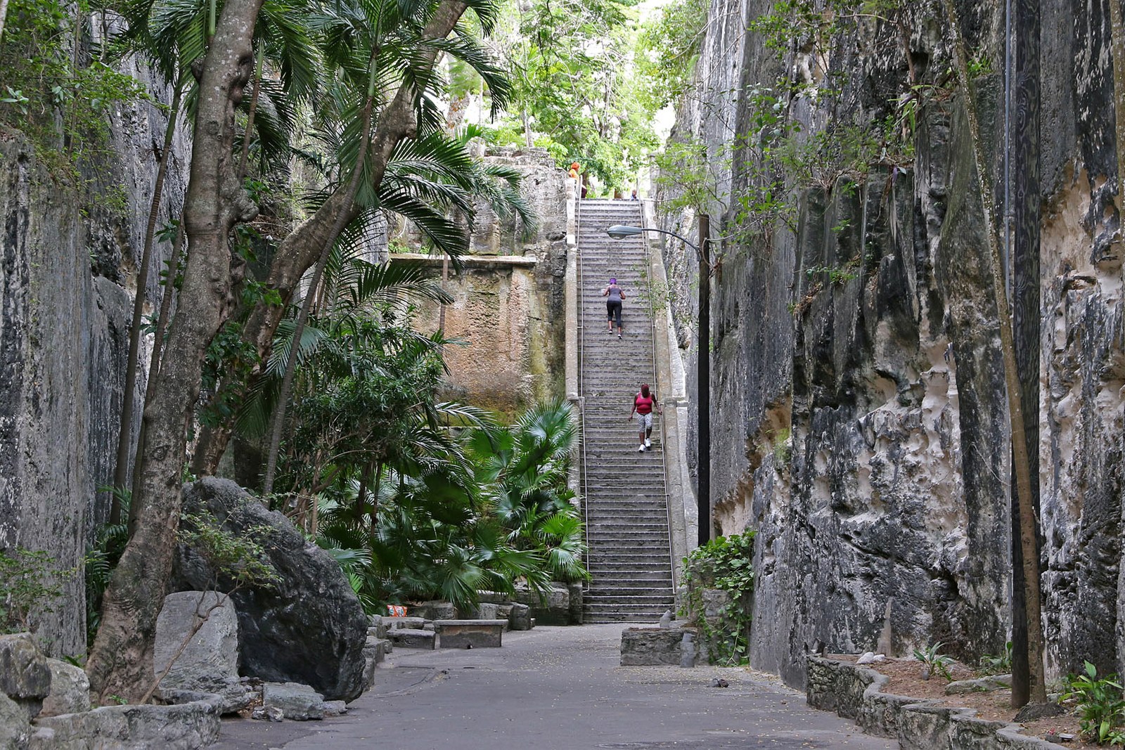 Forts & Queen's Staircase Heritage Tour